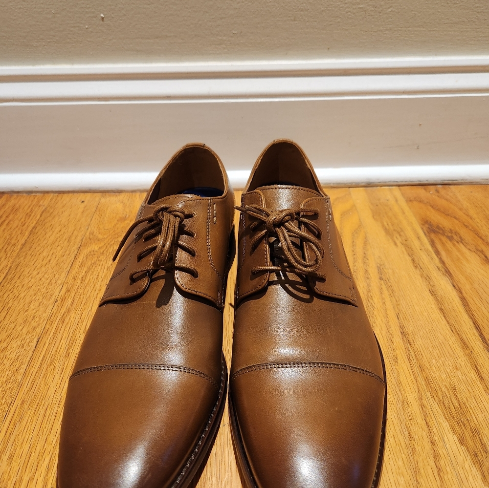 Dresser Shoes. Bostonian Commonwealth Shoes. Color Dark Tan Leather
